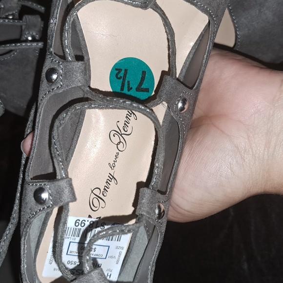 Peny loves Kenny ankle booties - Picture 3 of 9